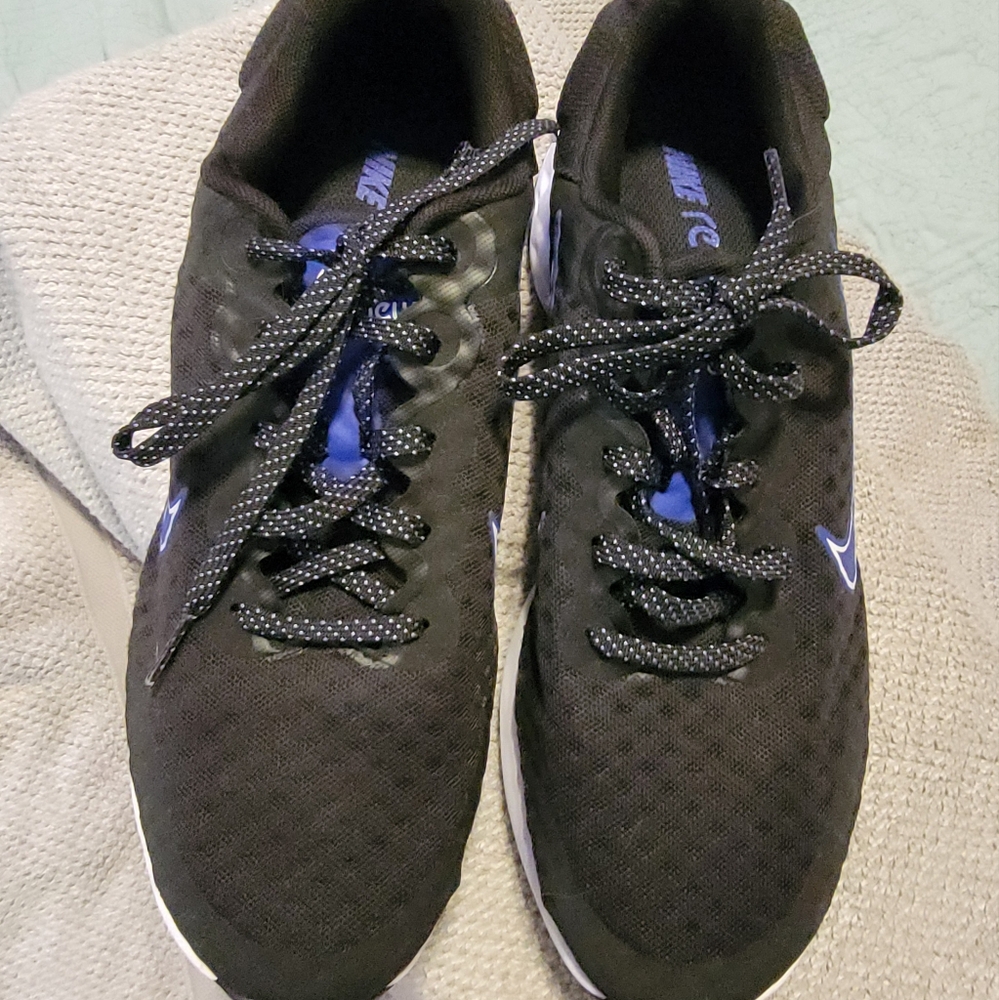 Nike Renew Ride 3 women's athletic shoes size 11 NEW IN BOX